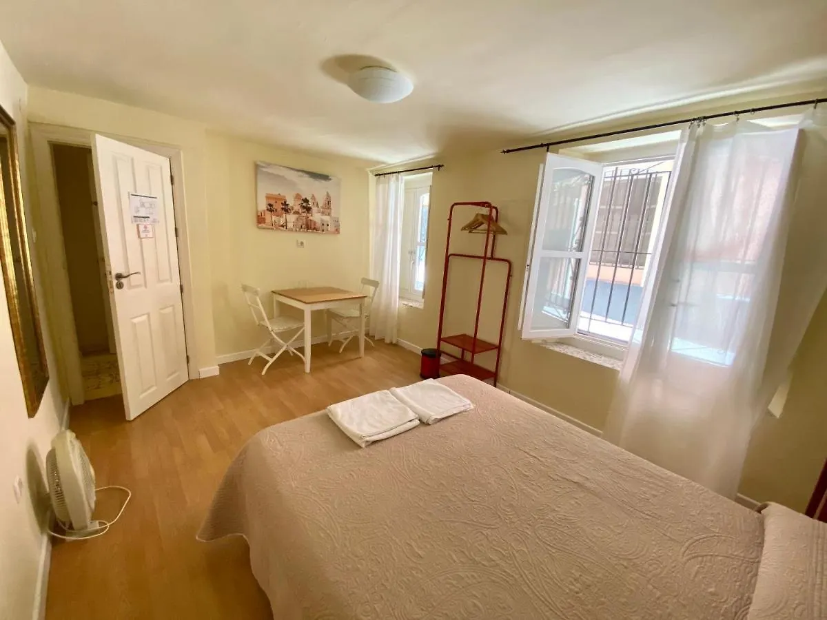 Konukevi Pension Espana Cadiz